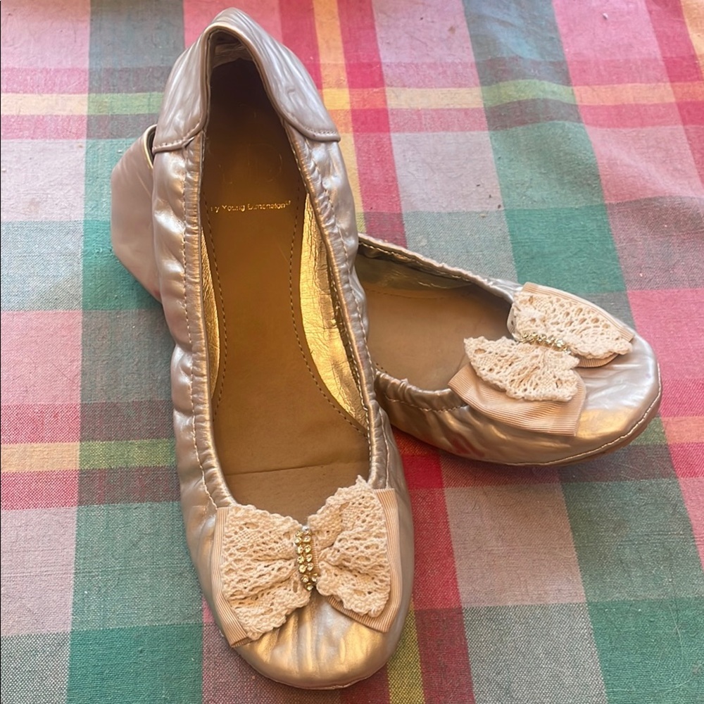 Elegant Women's Ballet Flats with Lace Bow and faux diamond detail UK 5, EU 38